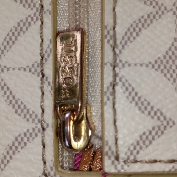 FOSSIL WRISTLET WALLETT - Picture 7 of 8